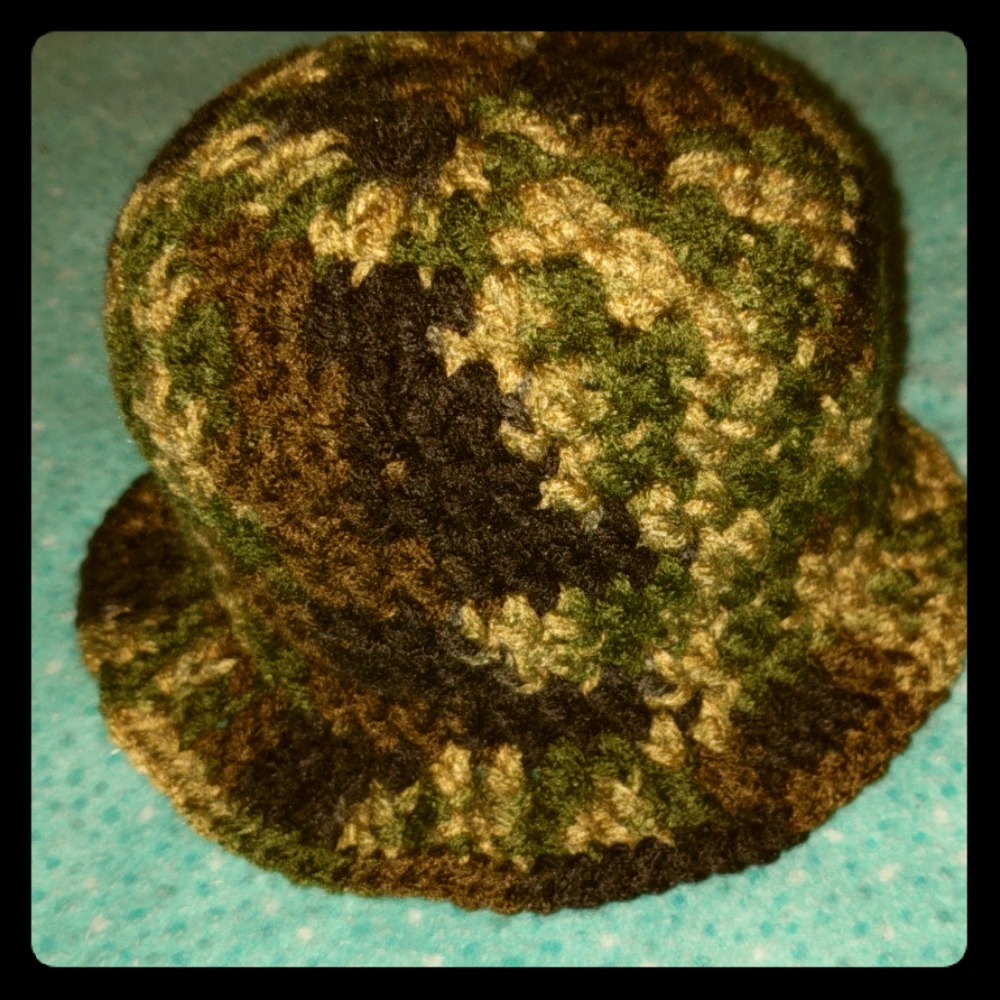 Baby Camo Hat Premie?